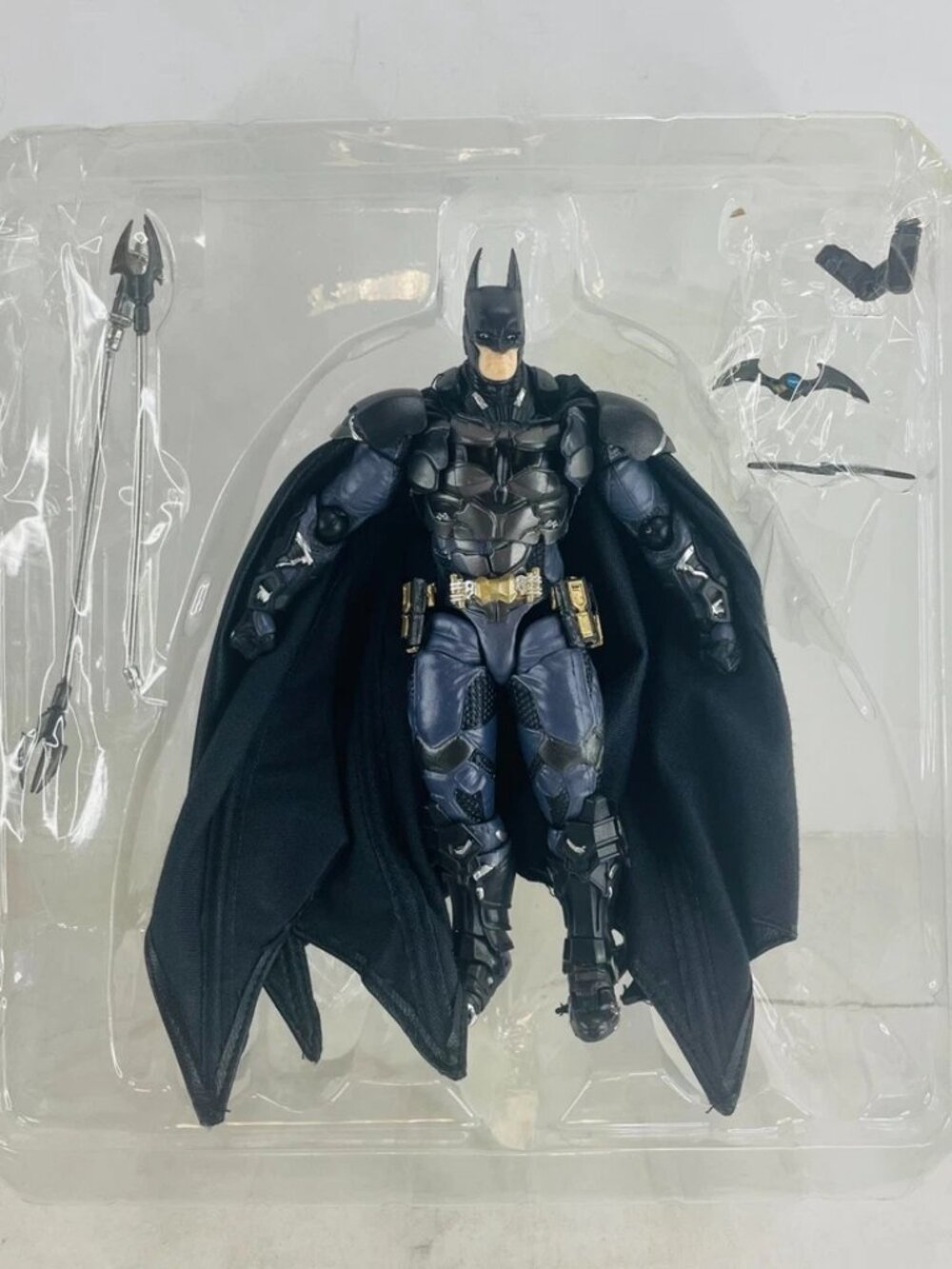 Batman Arkham Knight Action Figure 6.5" w/ Accessory Hands & Stand Base - Picture 2 of 8
